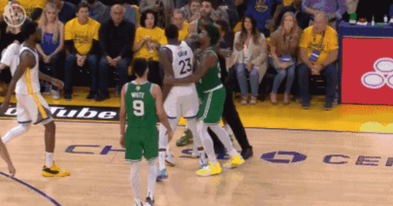  追梦技术犯规累计，勇士季后赛前景存疑  